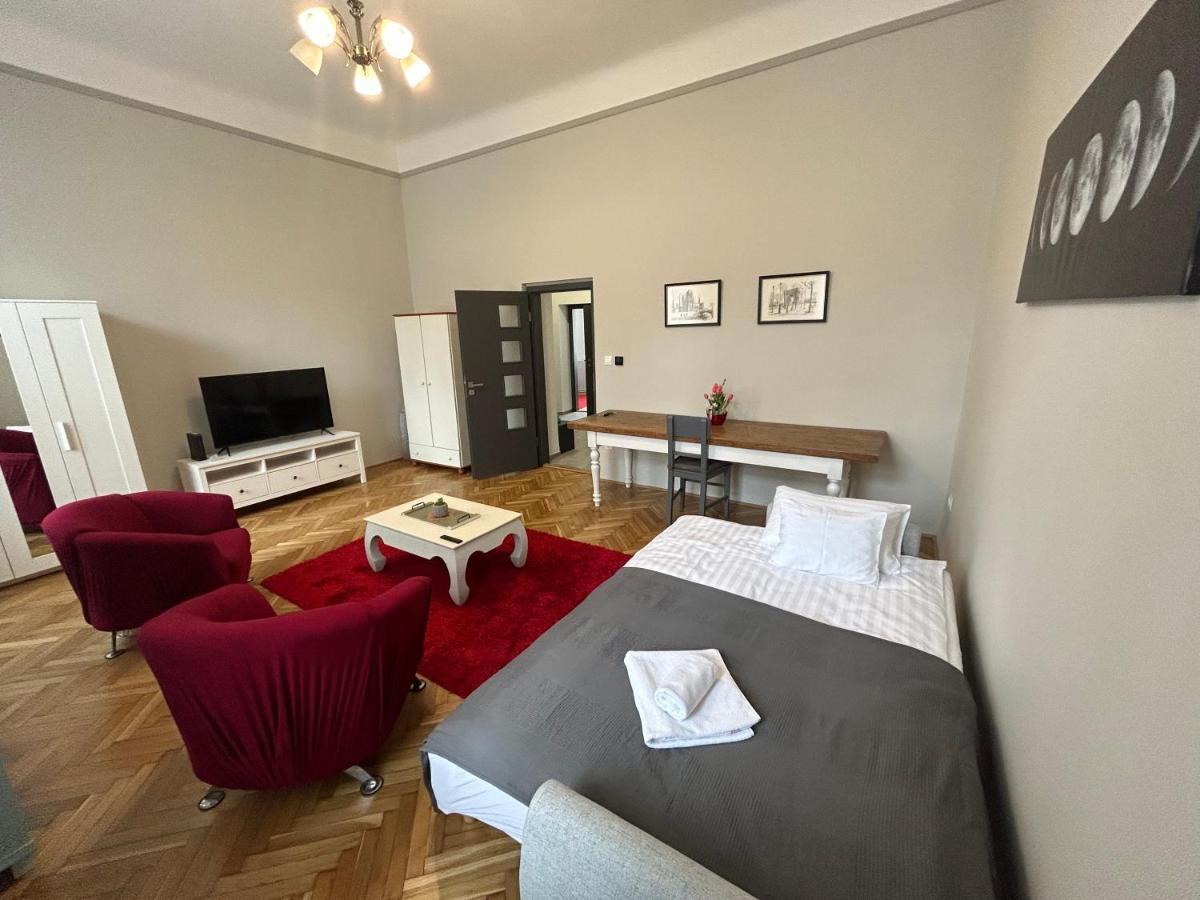 Fullmoon Apartments 2 แซแก็ด ภายนอก รูปภาพ